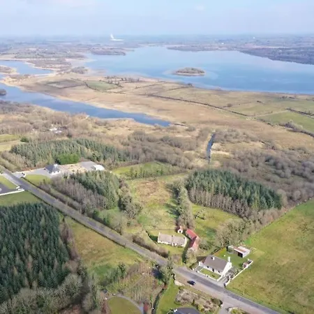 Sweet Meadow A Delightful Romantic Thatched By River Shannon On 4 Acres Is For Peace Party Family Or Work From *