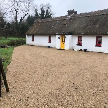 Sweet Meadow A Delightful Romantic Thatched By River Shannon On 4 Acres Is For Peace Party Family Or Work From Hébergement de vacances