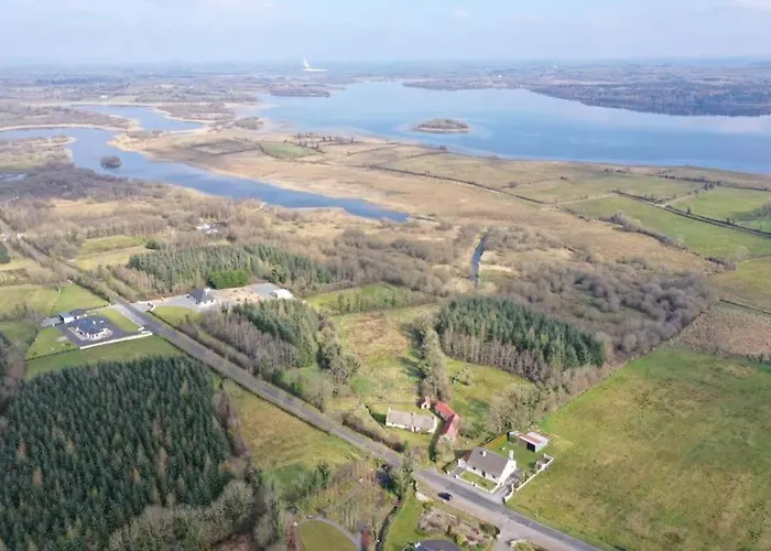 Sweet Meadow A Delightful Romantic Thatched By River Shannon On 4 Acres Is For Peace Party Family Or Work From *